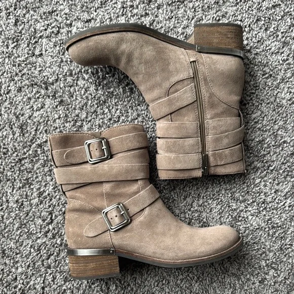 Vince Camuto Brown Ankle Boots Slouchy Design - Picture 5 of 8